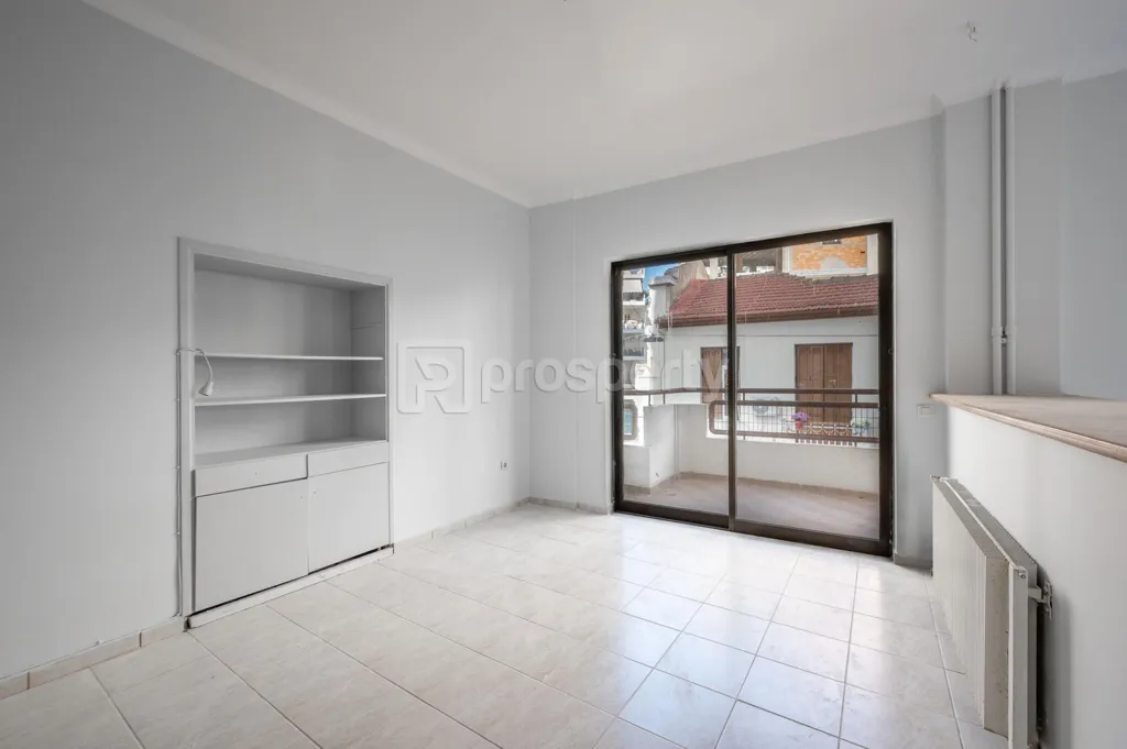 Pièces - Apartment with Balconies in Patras Historic Centre
