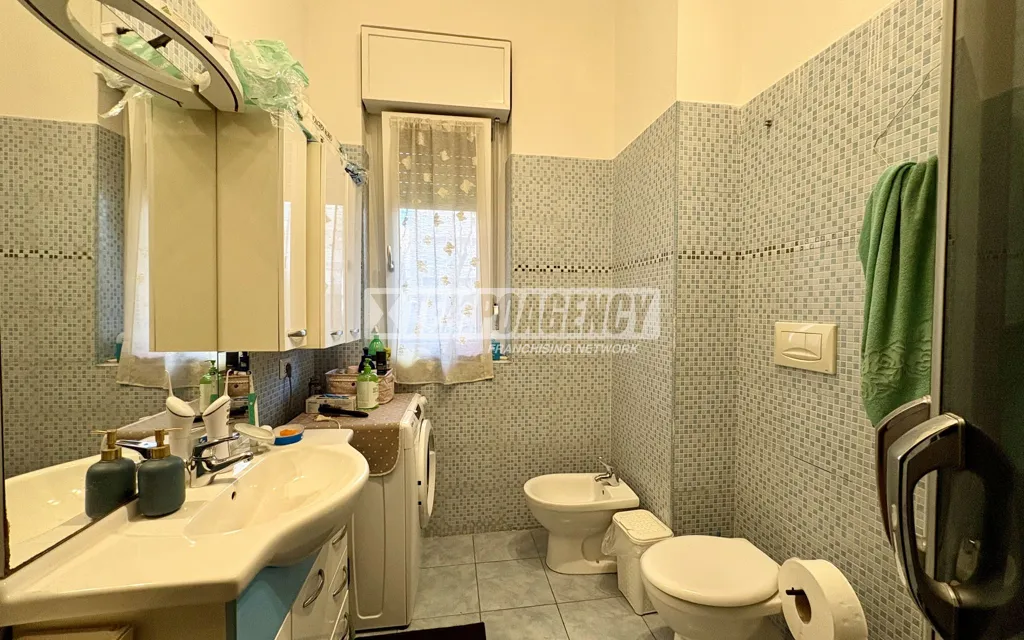 Vannitoad - Ground Floor Flat with Double Aspect in Pieve Emanuele Centre