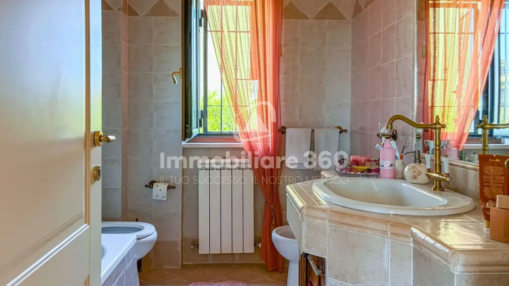 Bagni - Arched Villa with Private Gardens in Rovito