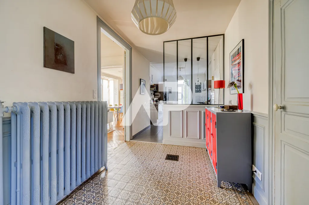 Esik - Charming Demeure with Garden in Sevres Rive Droite