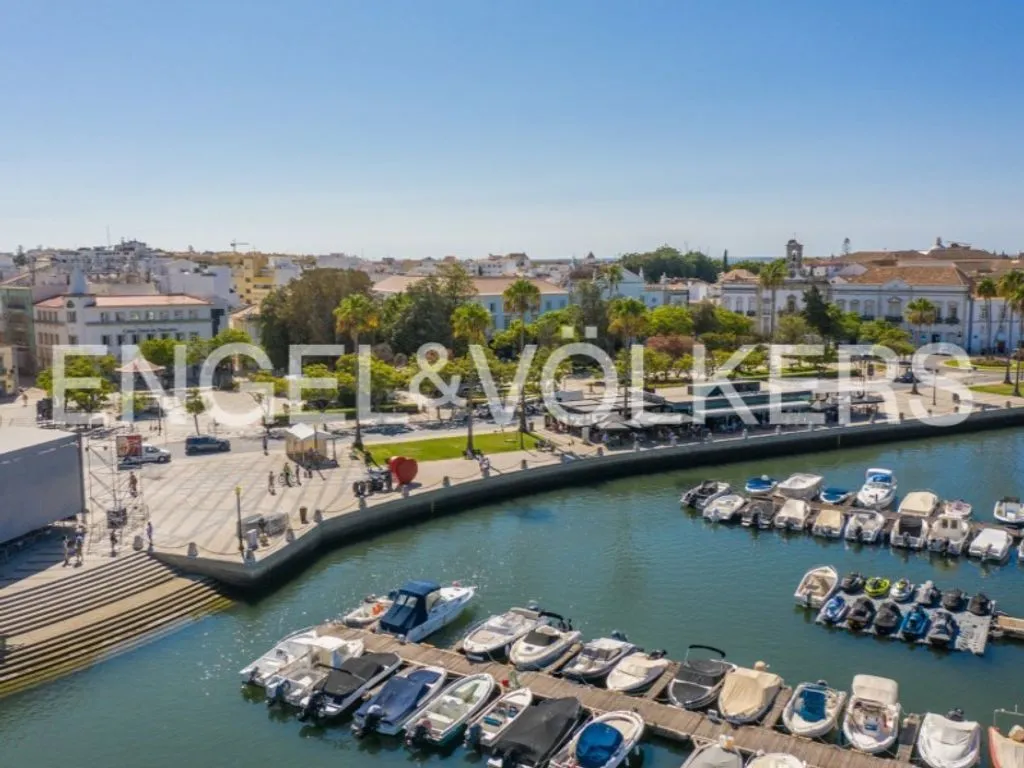 Renovated Flat with Patio in Faro