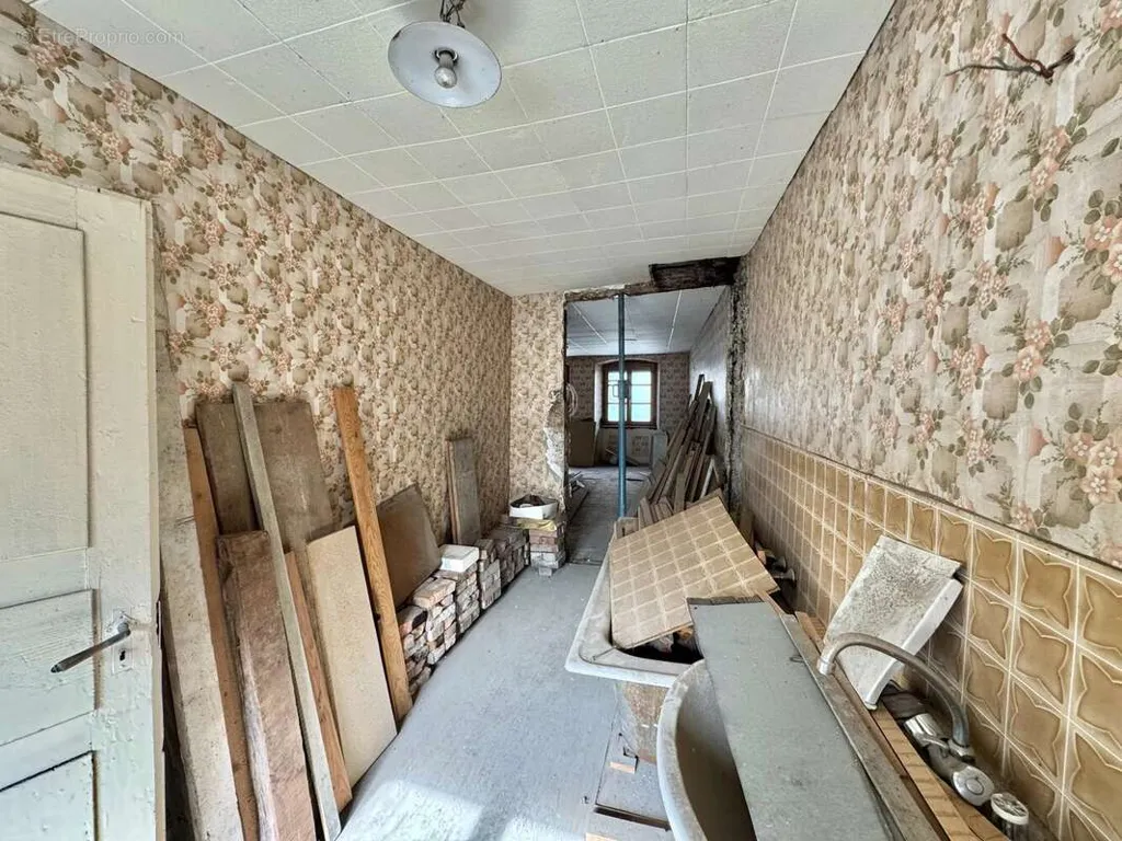 hallway_entrance
