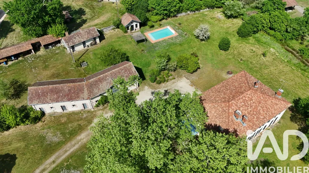 Õhuvaade - Character House with Pool in Pissos
