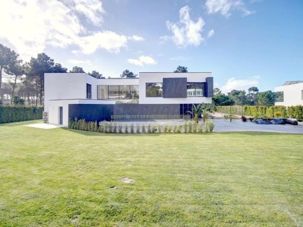Välivaade - Contemporary Villa with Golf View in Almada