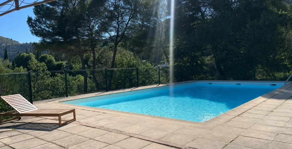 Piscine - Duplex Atypique avec Terrasse à Tourrette-Levens