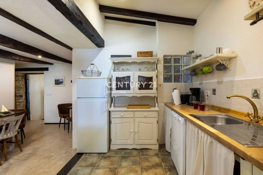 Cuisine - Three-Bedroom House with Garden in Pazin Centre