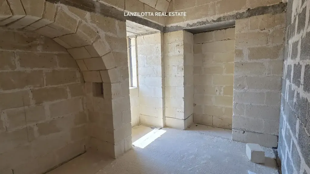 Pièces - Unfinished Villa with Pool in Ostuni