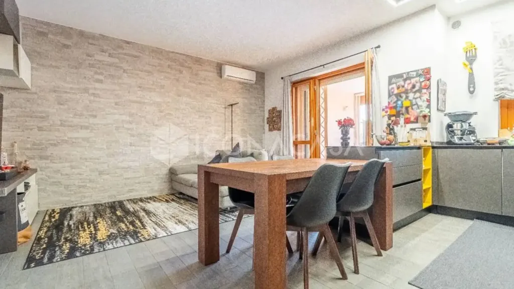 Dining Room - Triplex with Large Terrace in Ciampino