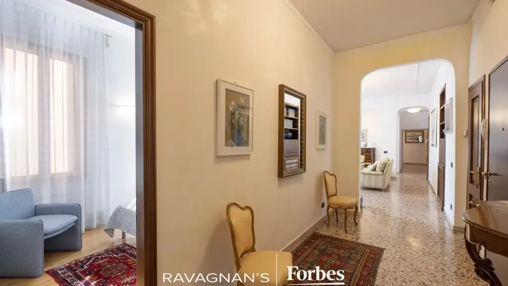 Esik - Canal-Front Apartment in Venice