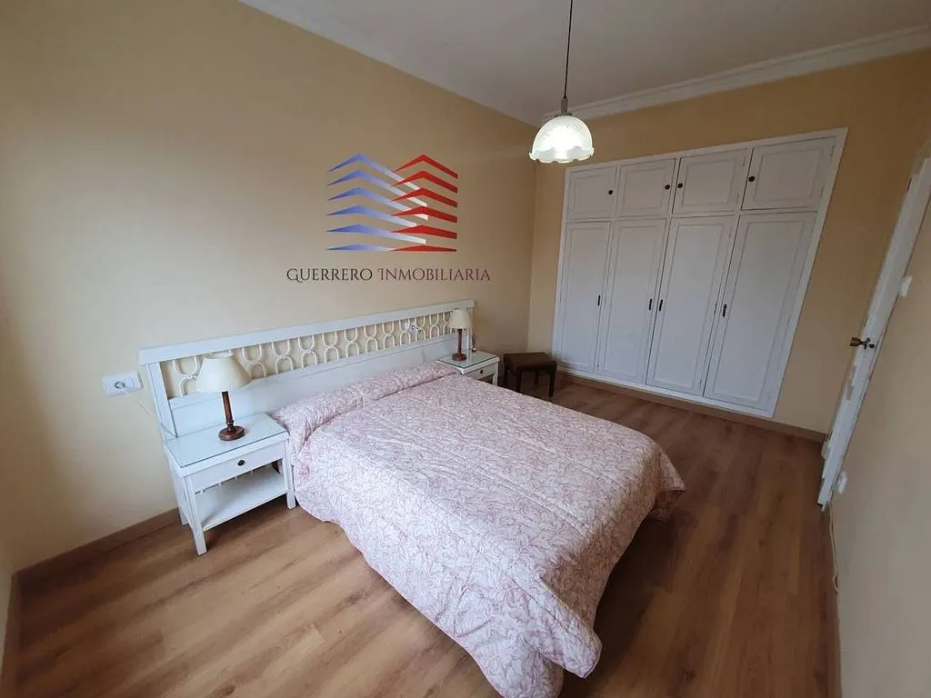 Chambres - Ample 1-Bedroom Apartment in University Area
