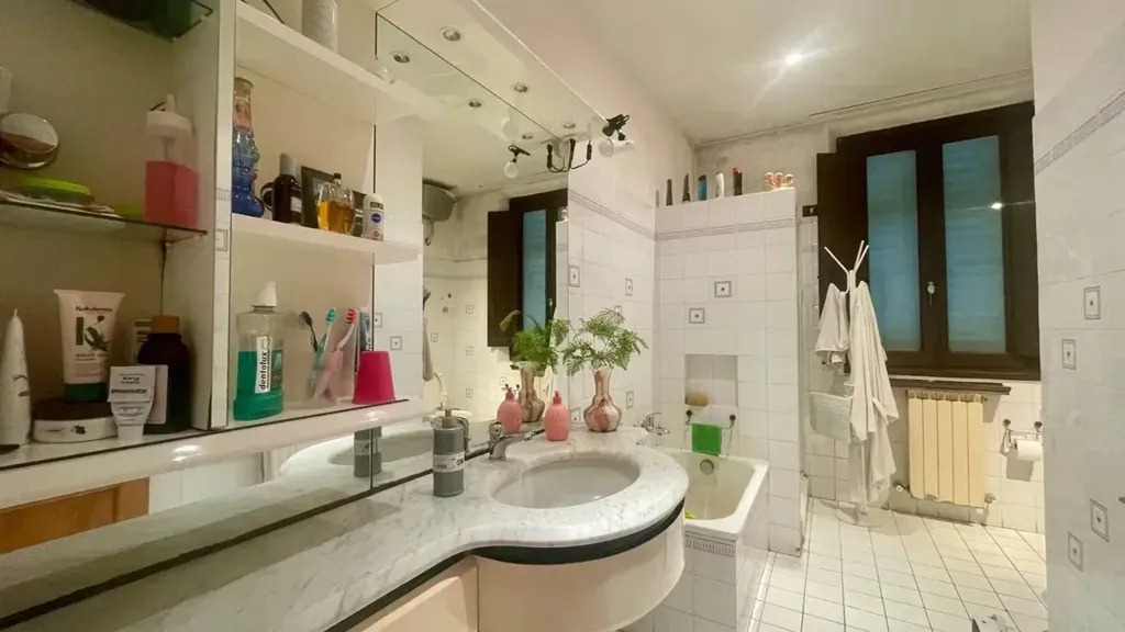 Salles de bain - Apartment with Cellar near Stadio, Montevarchi