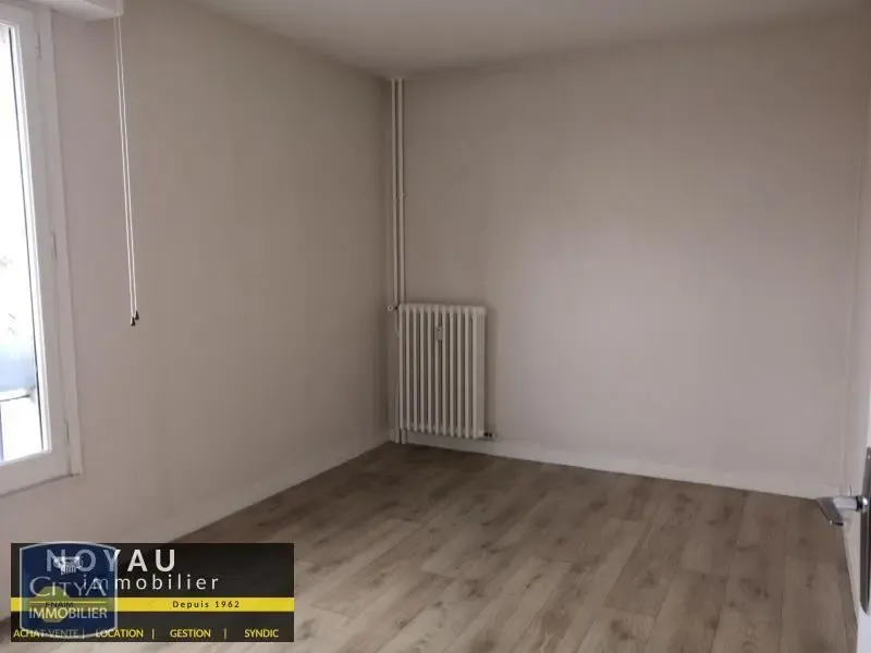 Pièces - Appartement avec Balcon et Parking à Alençon