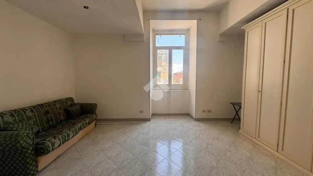 Chambres - Multistorey Apartment with Central Location in Naples