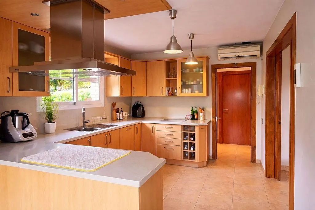 Cuisine - Luxury Detached House with Wellness Features in Sabadell