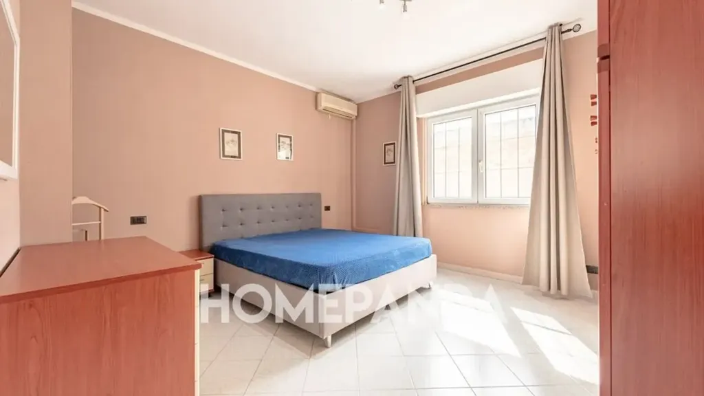 Chambres - 4-Bedroom Apartment with Balconies in Sestu