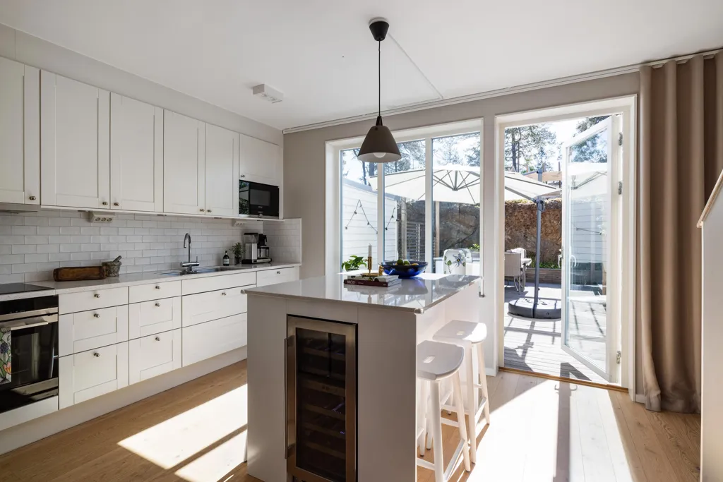 Cuisine - Co-op House with Central Location in Vega