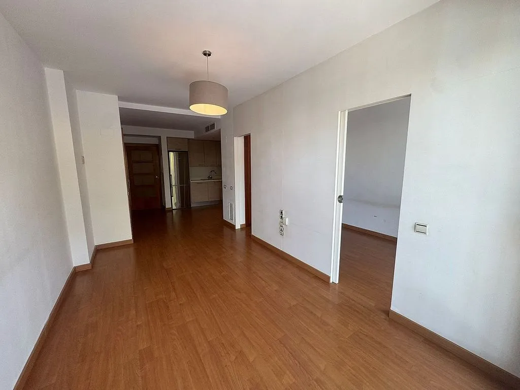 Pièces - 1-Bedroom Flat with Air Conditioning in S. XX