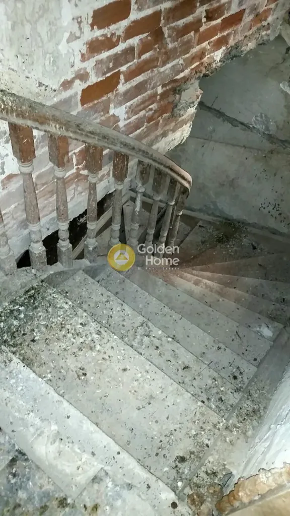 Pièces - Neoclassical Building with External Staircase in Samos