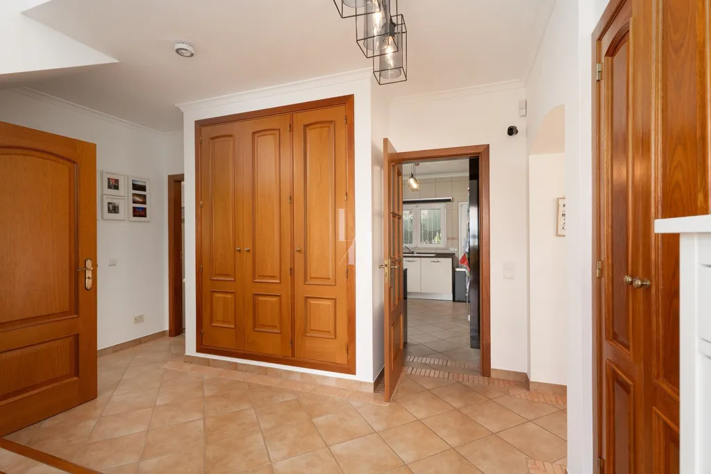 Esik - 3+1 Bedroom House with Pool in Vilamoura