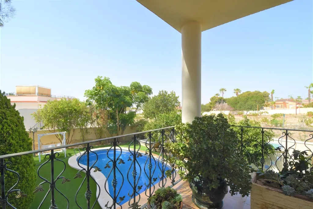 Terrasse - Luxury Villa with Pool in Ciudad Quesada