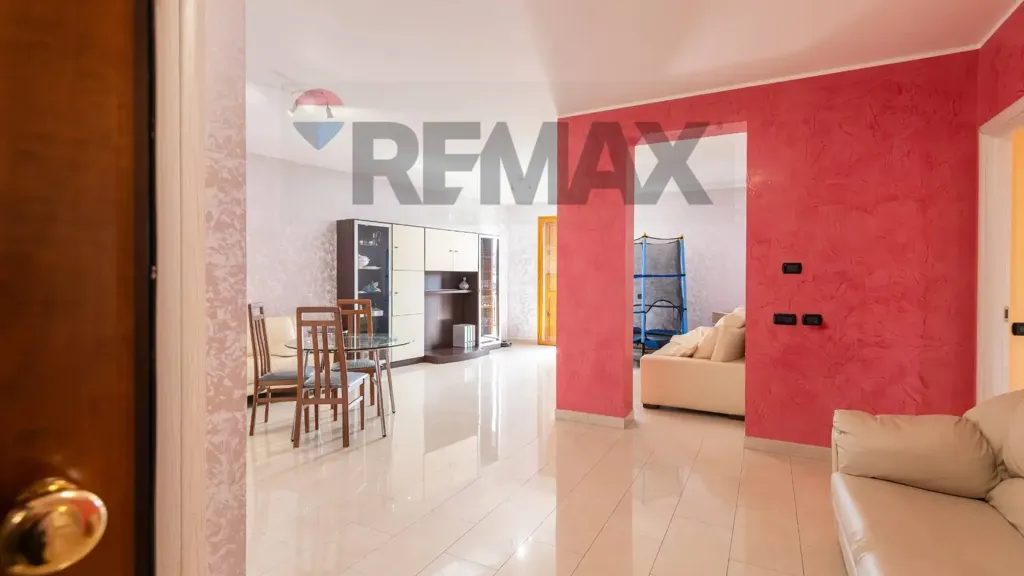Elutuba - Spacious Apartment with Triple Exposure in Lentini