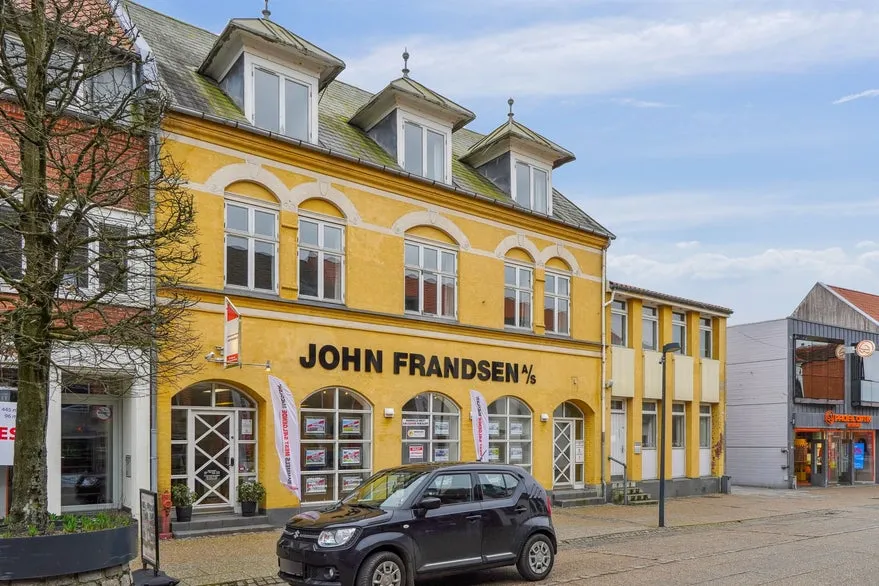 Välivaade - Commercial Property with Parking in Hammel Centre