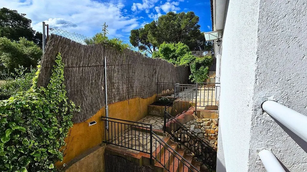 Toad - Reformed Chalet with Mountain Views in Torrelles de Foix