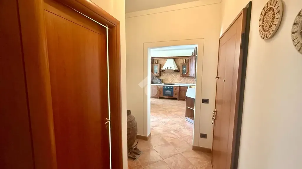 Esik - Two-Storey Apartment with Balcony in Guastalla