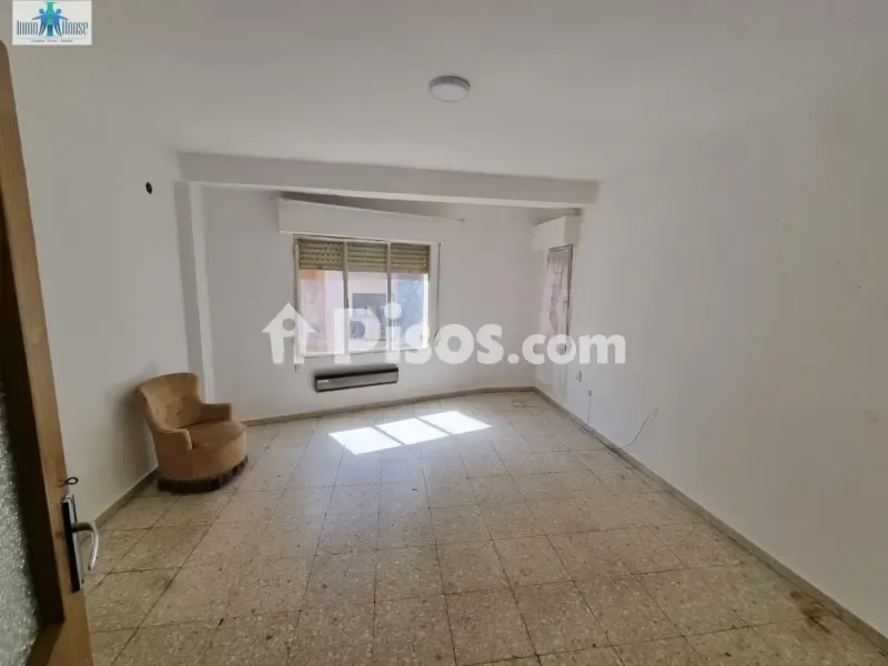 Pièces - Spacious Flat with Garden Access in Ensanche-Franciscanos