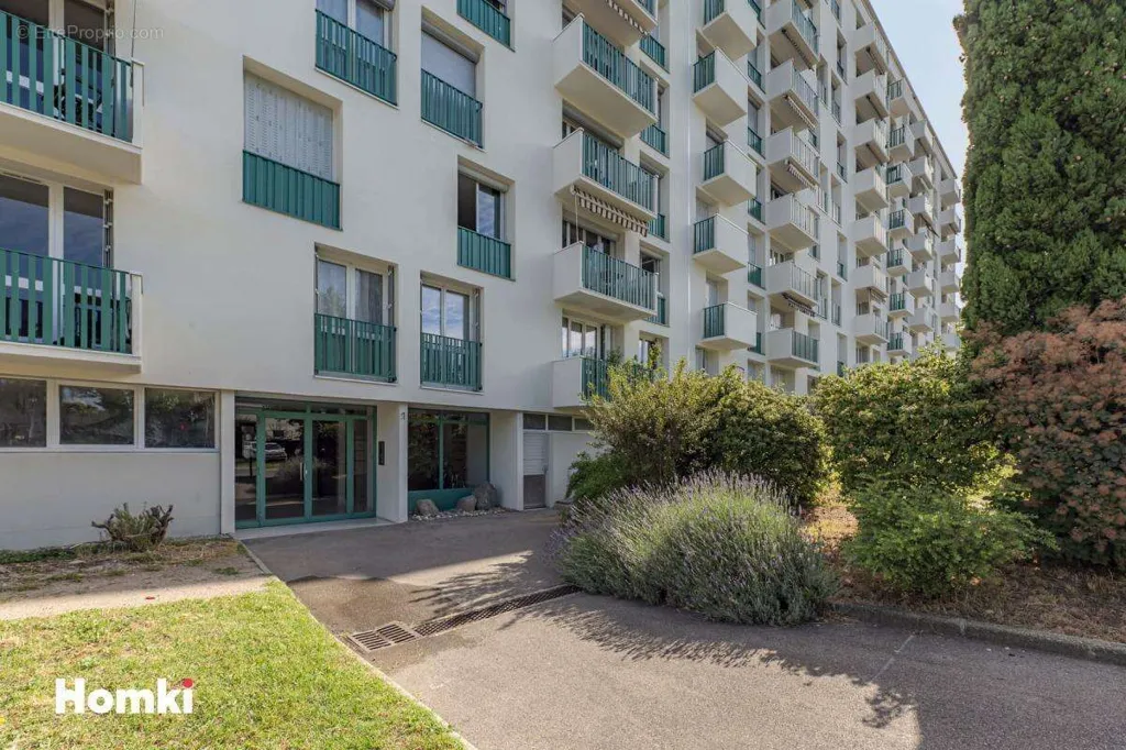 Extérieur - Appartement T5 avec Balcon à Oullins