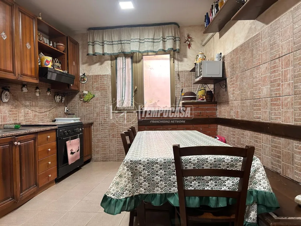 Köök - Three-Level House with Private Courtyard in Catania