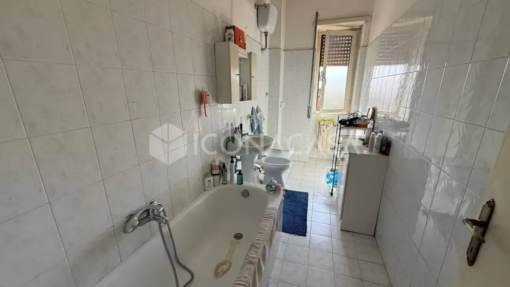 Bathrooms - Apartment with Balcony in Rome's Centocelle