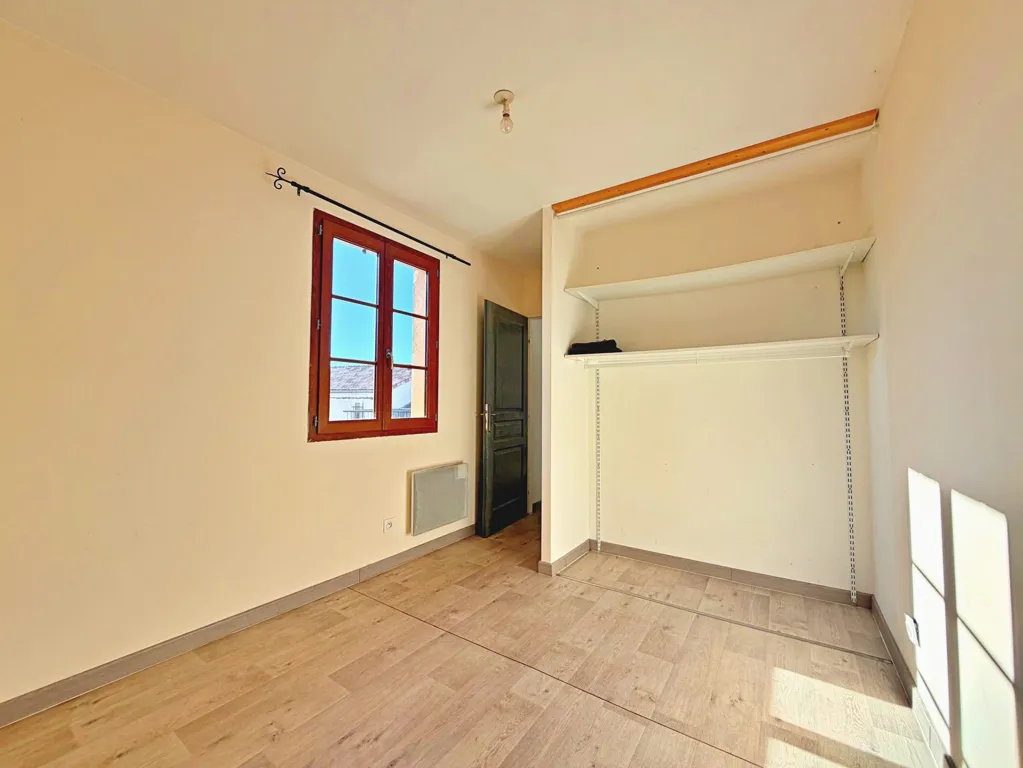 Toad - Apartment with Large Terrace in Pierrelatte Centre