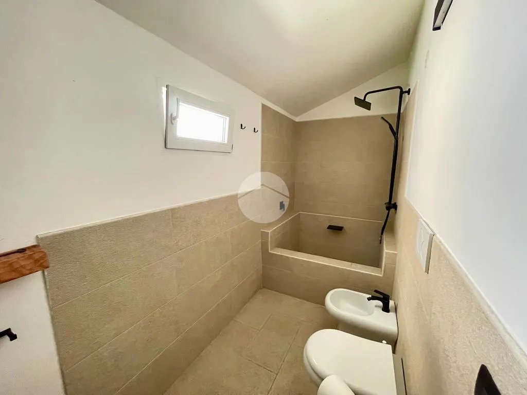 Bagni - Spacious 2-Bedroom with Private Courtyard in Garda