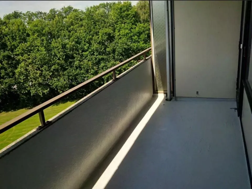 Balcon - Modernised 4-Bed Flat with View in Herning