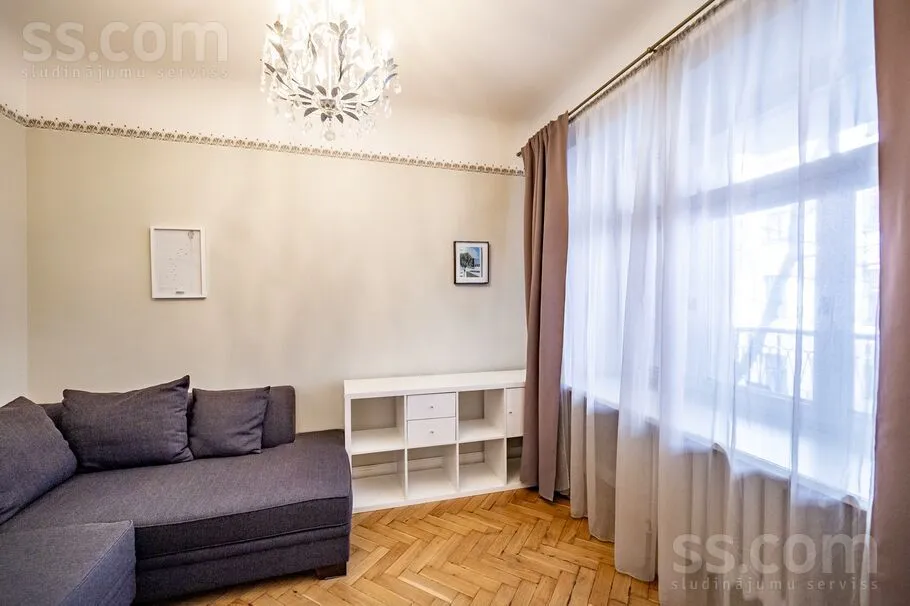 Elutuba - Art Nouveau Flat with Balcony in Riga Centre