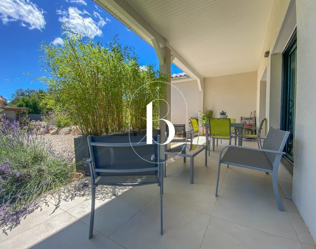 Terrasse - Villa avec Piscine et Jardin à 25mn d'Uzès