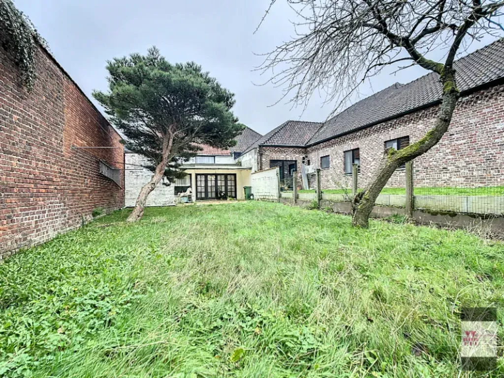 Aed - Renovatable House with Garden in Erpe-Mere
