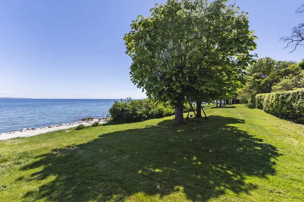 Aed - Villa with Private Beach Access in Humlebæk