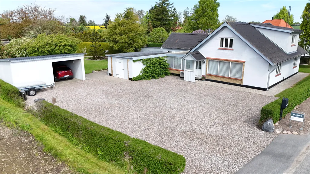 Vue aérienne - Villa with Workshop near Gudme