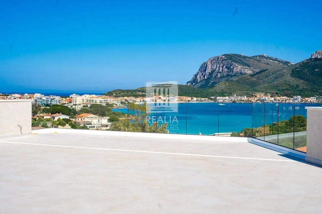 Terrasse - Contemporary Villa with Infinity Pool in Golfo Aranci