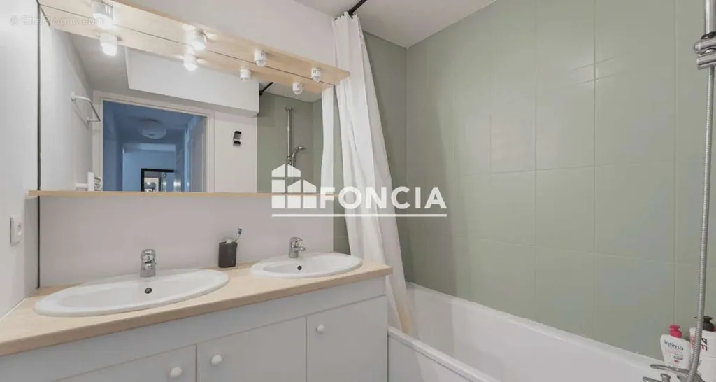 Bagni - Modern Flat with Parking in Bordeaux Chartrons