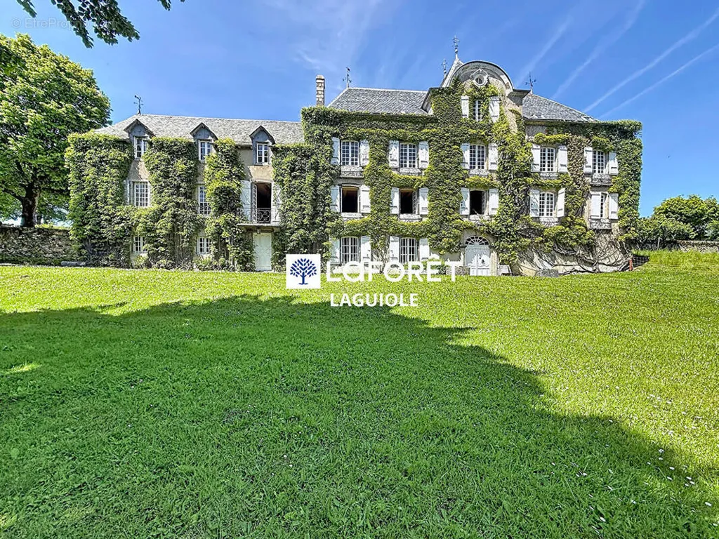 Extérieur - Propriété de Caractère avec Jardin à Chaudes-Aigues