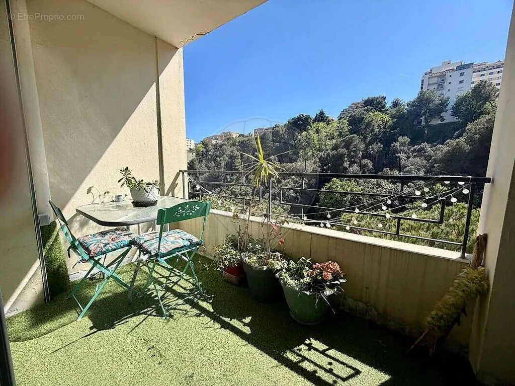 Balcone - Traversant 2-Bed Apartment with Balcony in Nice West