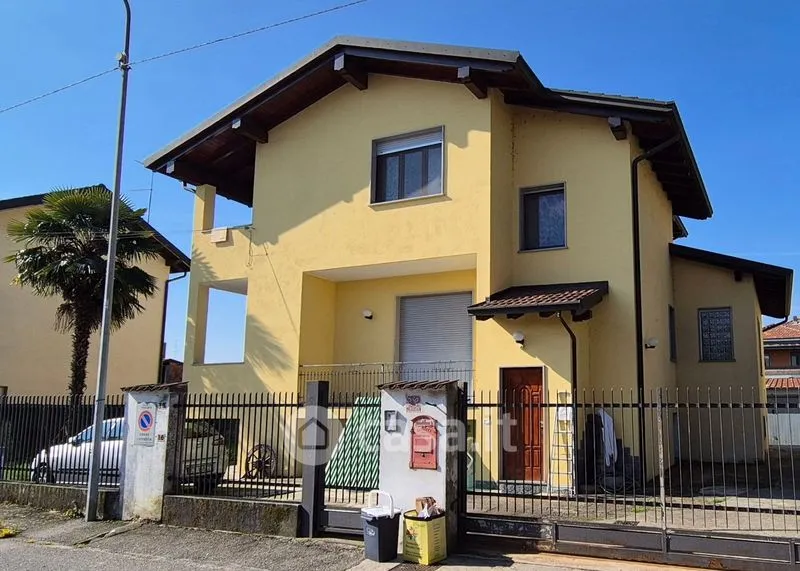 Esterno - Rustic Bifamily Villa with Garden in Trecate