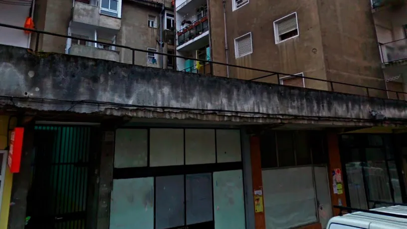 Jardin - Mixed-Use Building with Pool in Torrelavega