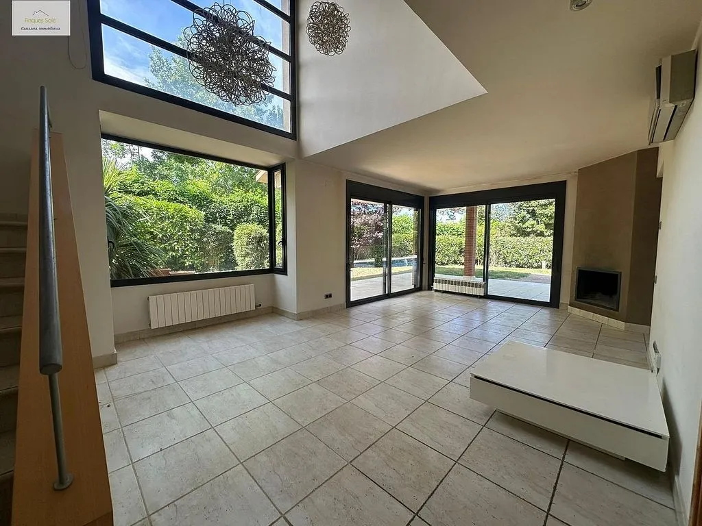 Elutuba - Chalet with Pool in Roca del Vallès