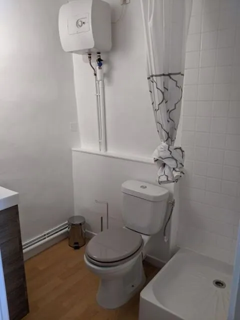 Vannitoad - Studio with Kitchen in Dieppe