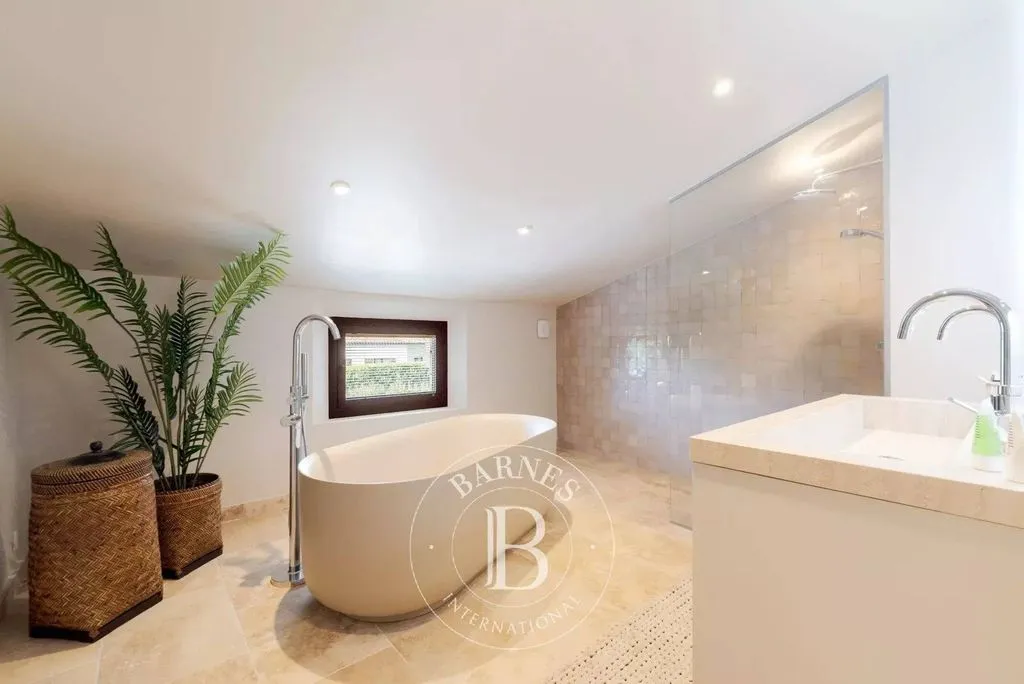 Baños - Luxury Villa with Pool in Roquefort-les-Pins