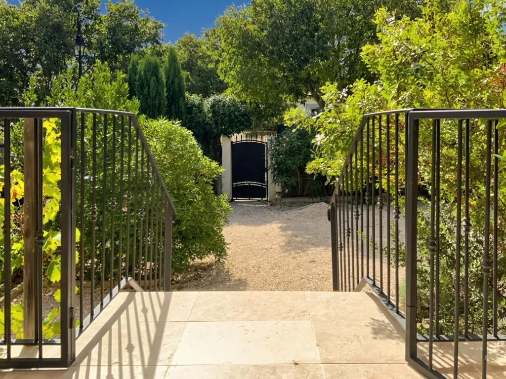Välivaade - Charming House with Studio near Uzès